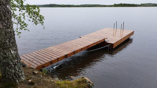 Mökkilaituri putkiponttooneilla